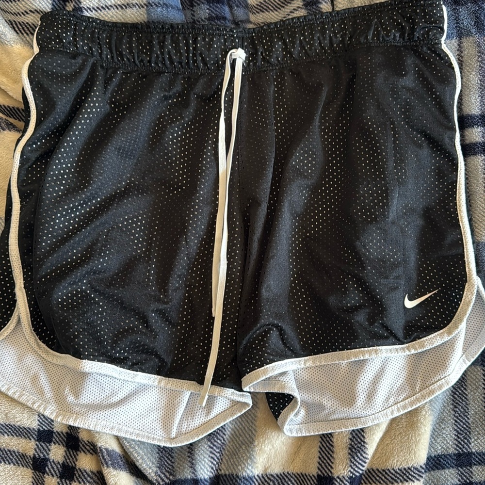 Medium Nike short